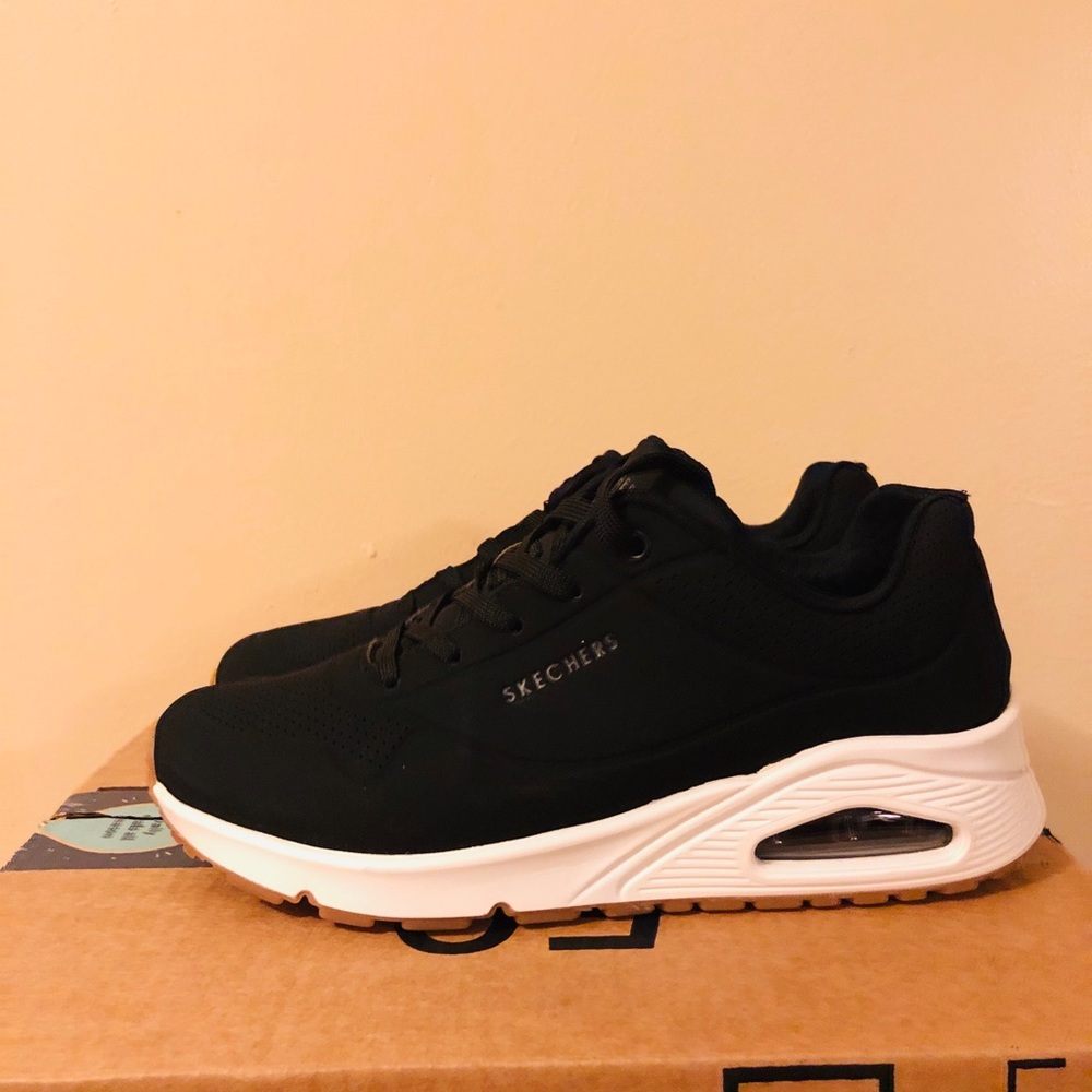 Skechers Uno Stand on Air Sneaker Size 8.5